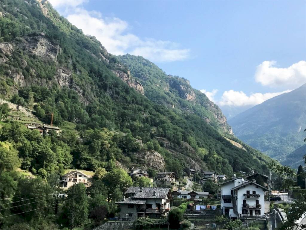 Vista - Trilocale strada Regionale, Lillianes - foto 2