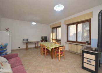 Salone - Villa via M. Chiesa n 19, San Giorgio Canavese - foto 1