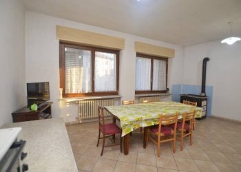 Salone - Villa via M. Chiesa n 19, San Giorgio Canavese - foto 3