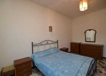 Camera da letto - Villa via M. Chiesa n 19, San Giorgio Canavese - foto 9