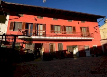 Facciata - Villa via M. Chiesa n 19, San Giorgio Canavese - foto 12