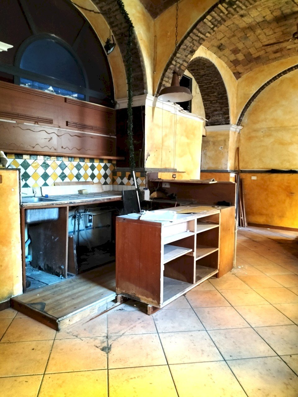 1000035108.jpg - Commercial Premises Via dei Volsci 105, Roma - photo 2