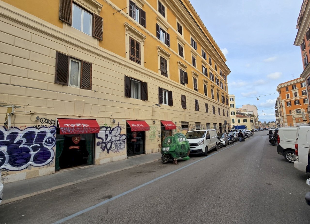 2.jpg - Commercial Premises Via dei Volsci 105, Roma - photo 3