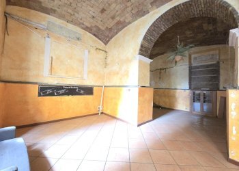 8.jpg - Locale Commerciale Via dei Volsci 105, Roma - foto 9