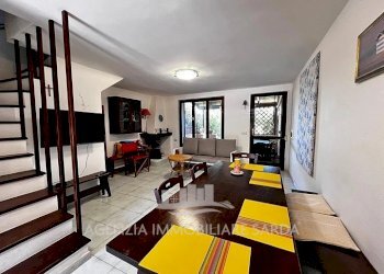 Immagine WhatsApp 2024-09-06 ore 16.04.36_17fbe8ed - Villa Trifamiliare Stintino - foto 1