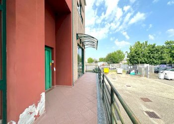 Cortile - Show room via dei mestieri 8, Concorezzo - photo 1