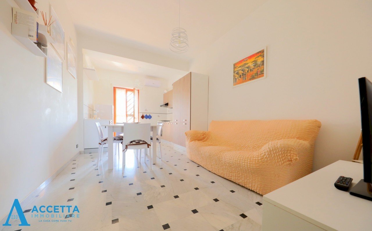 cucina - Appartamento Via Cicale 17, Taranto - foto 1