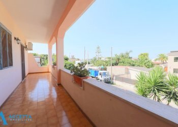 balcone - Three-room apartment Via Cicale 17, Taranto - photo 7