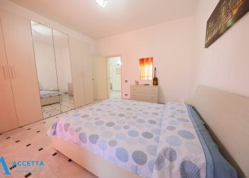 camera da letto - Three-room apartment Via Cicale 17, Taranto - photo 11