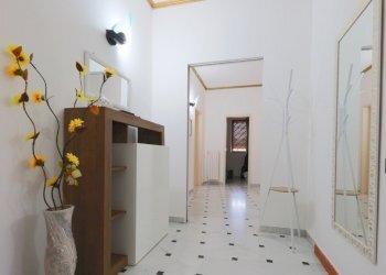 corridoio - Three-room apartment Via Cicale 17, Taranto - photo 15