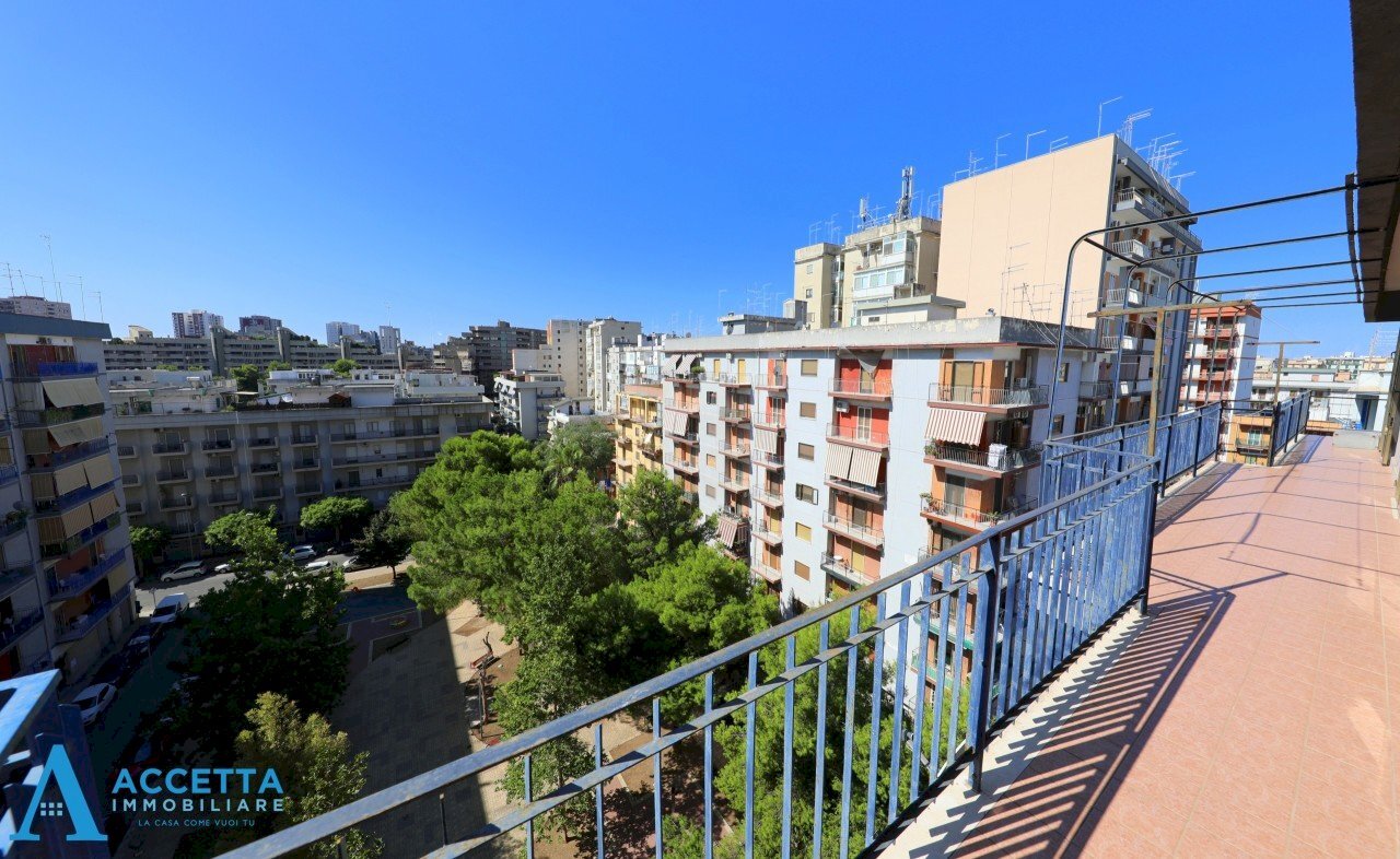 balcone - Appartamento Via Venezia 25, Taranto - foto 3