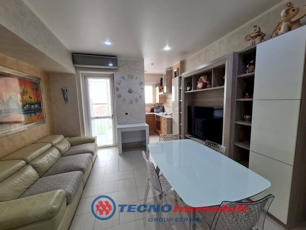 Salone - Quadrilocale via Pierluigi Palestrina, Torino (zona Aurora) - foto 2