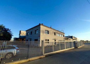 ESTERNO - Locale Commerciale Località Fracanzana 39, Montebello Vicentino - foto 1