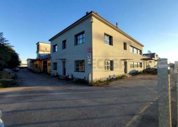 ESTERNO - Locale Commerciale Località Fracanzana 39, Montebello Vicentino - foto 2