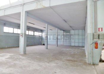 capannone - Locale Commerciale Località Fracanzana 39, Montebello Vicentino - foto 13