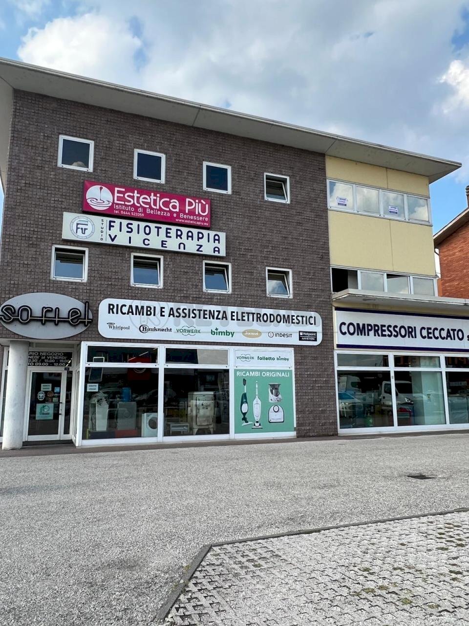 1-4.jpg.jpg - Ufficio Via Cristoforo Colombo 2, Creazzo - foto 1