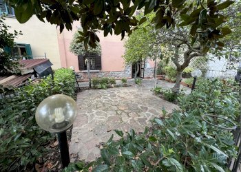 giardino - Villa Via del Bisenzio, Vernio - foto 2