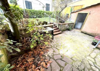 giardino - Villa Via del Bisenzio, Vernio - foto 1