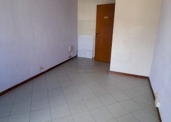 INTERESSANTE UFFICIO posto a S. Anna (3).jpg - Ufficio Viale G. Puccini 1660, Lucca - foto 3