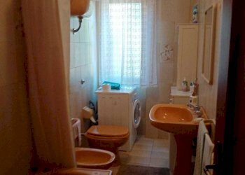 BAGNO CON VASCA.jpg - Villa VIA ROMA  26, Olmedo - foto 8