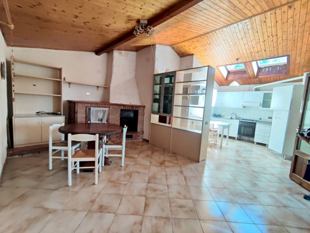 Interno non residenziale - Villa strada Provinciale della Futa, Loiano - foto 2