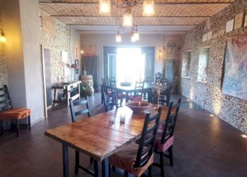 Salone - Rustic strada Albera, Castel Boglione - photo 9