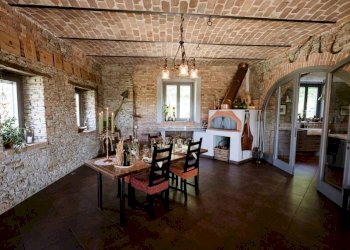 Salone - Rustic strada Albera, Castel Boglione - photo 12