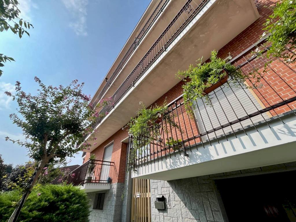 Facciata - Quadrilocale via Superga, 13, Carmagnola - foto 3