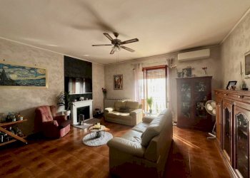 Salone - Quadrilocale via Superga, 13, Carmagnola - foto 7