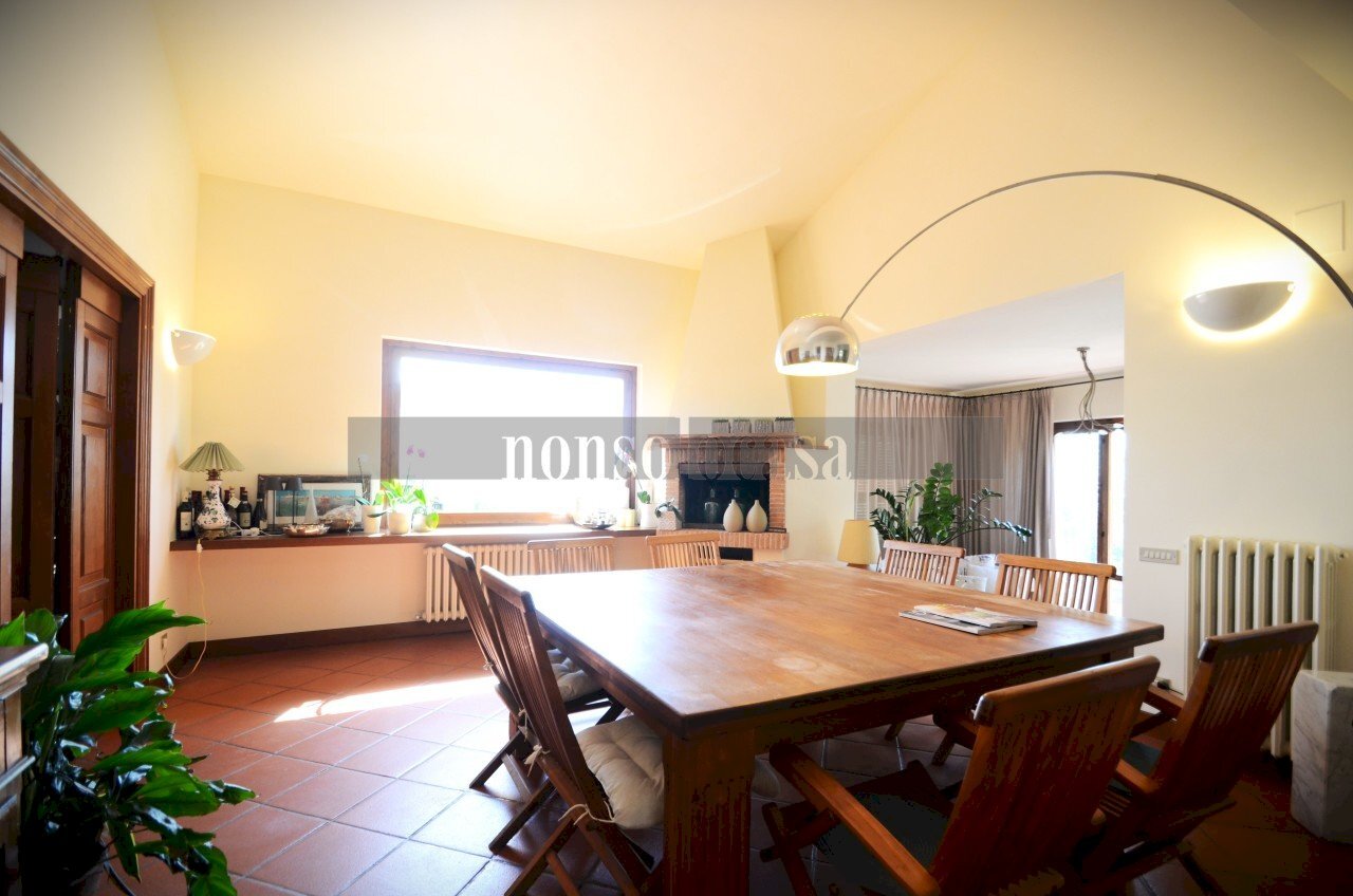 SALA DA PRANZO PRIMO LIVELLO - Villa Strada Del Brozzo 456, Perugia - photo 2