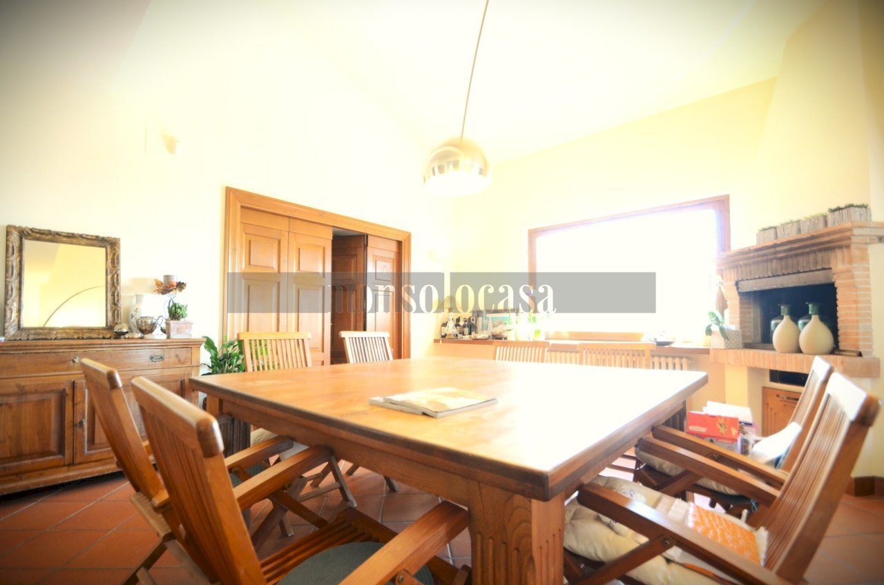 SALA DA PRANZO PRIMO LIVELLO - Villa Strada Del Brozzo 456, Perugia - photo 3