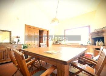 SALA DA PRANZO PRIMO LIVELLO - Villa Strada Del Brozzo 456, Perugia - foto 3