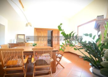 SALA DA PRANZO PRIMO LIVELLO - Villa Strada Del Brozzo 456, Perugia - foto 9