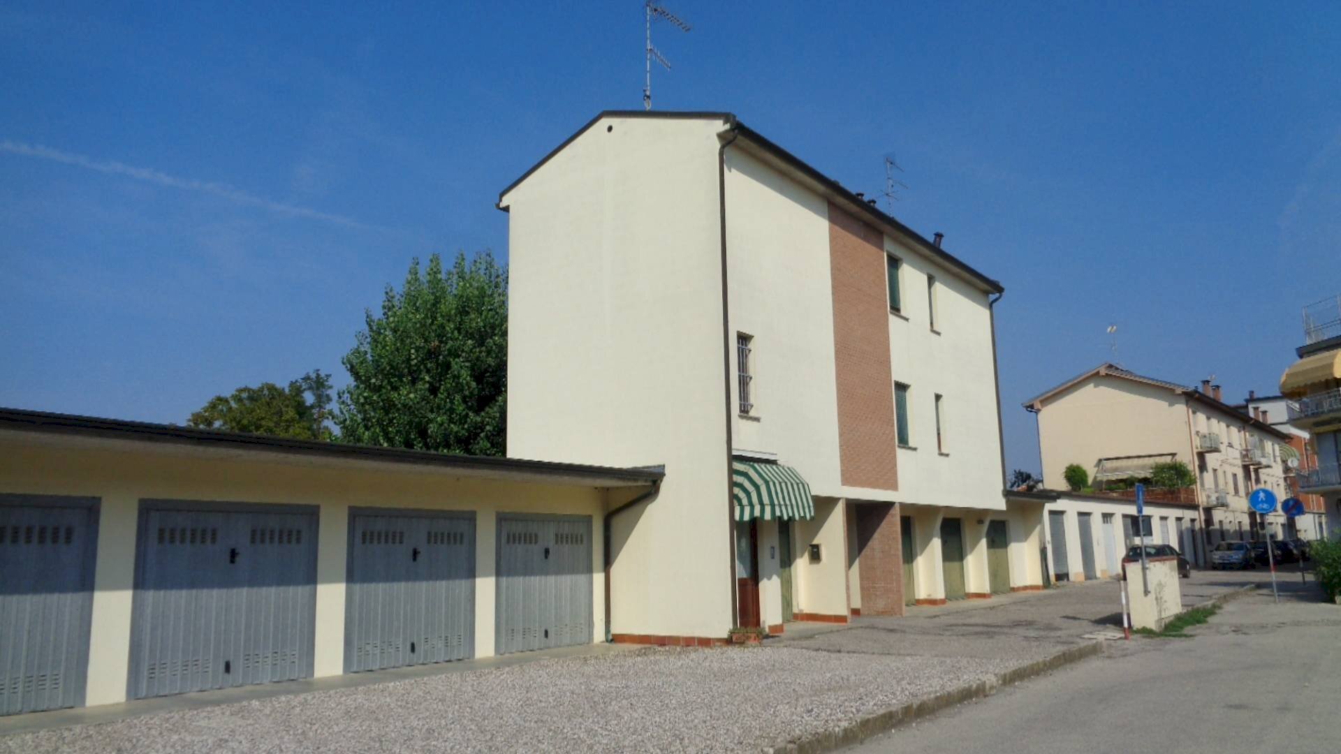 Four-room apartment Via Cervella, Ferrara (neighborhood San Bartolomeo in Bosco) - photo 3