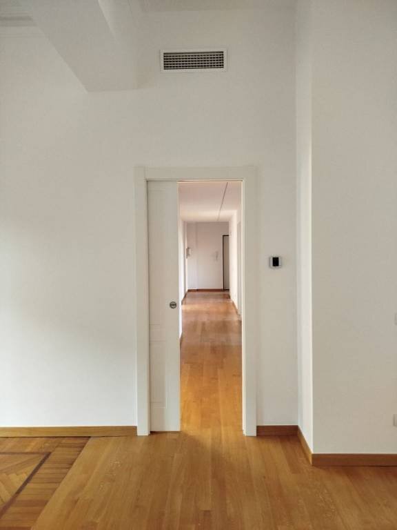 Quadrilocale piazza Santa Maria Beltrade, Milano - foto 1