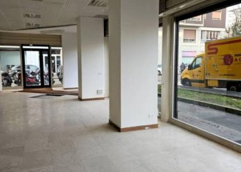 Interno non residenziale - Shop corso Indipendenza, Milano - photo 1