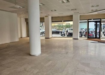 Interno non residenziale - Shop corso Indipendenza, Milano - photo 2