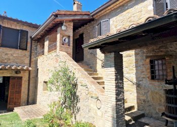 04.jpg - Casale Strada di Compresso, Perugia - foto 4