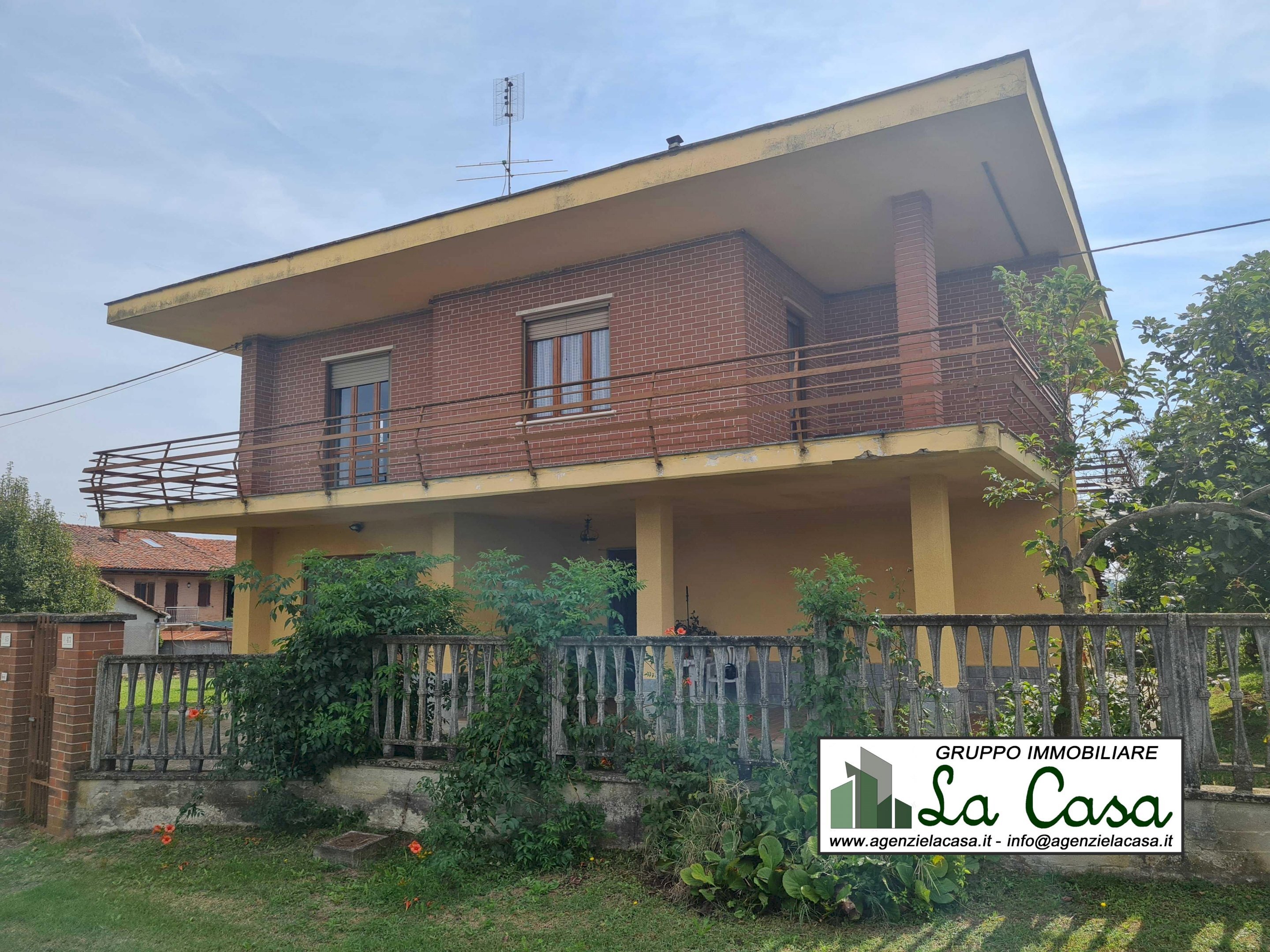 casa - Villa Collina San Defendente, 17, Ferrere - foto 1