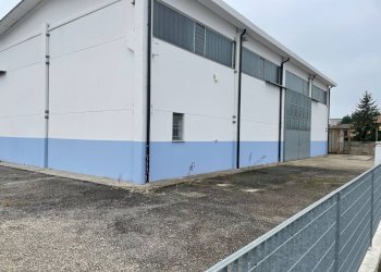 Capannone Via Bologna, Ferrara (zona San Martino) - foto 1