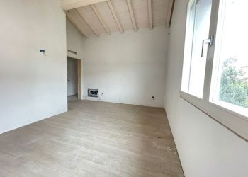 WhatsApp Image 2024-09-13 at 16.58.43(1).jpeg - Villa Trifamiliare Brescia - foto 10