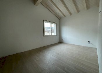 WhatsApp Image 2024-09-13 at 16.58.43 (1)(1).jpeg - Villa Trifamiliare Brescia - foto 11