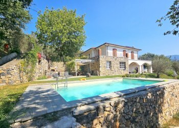 02.jpg - Villa Via Luparello 5, Sarzana - foto 2