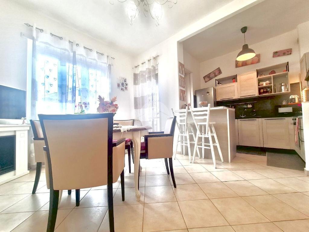Three-room apartment Via leinì, Settimo Torinese - photo 1