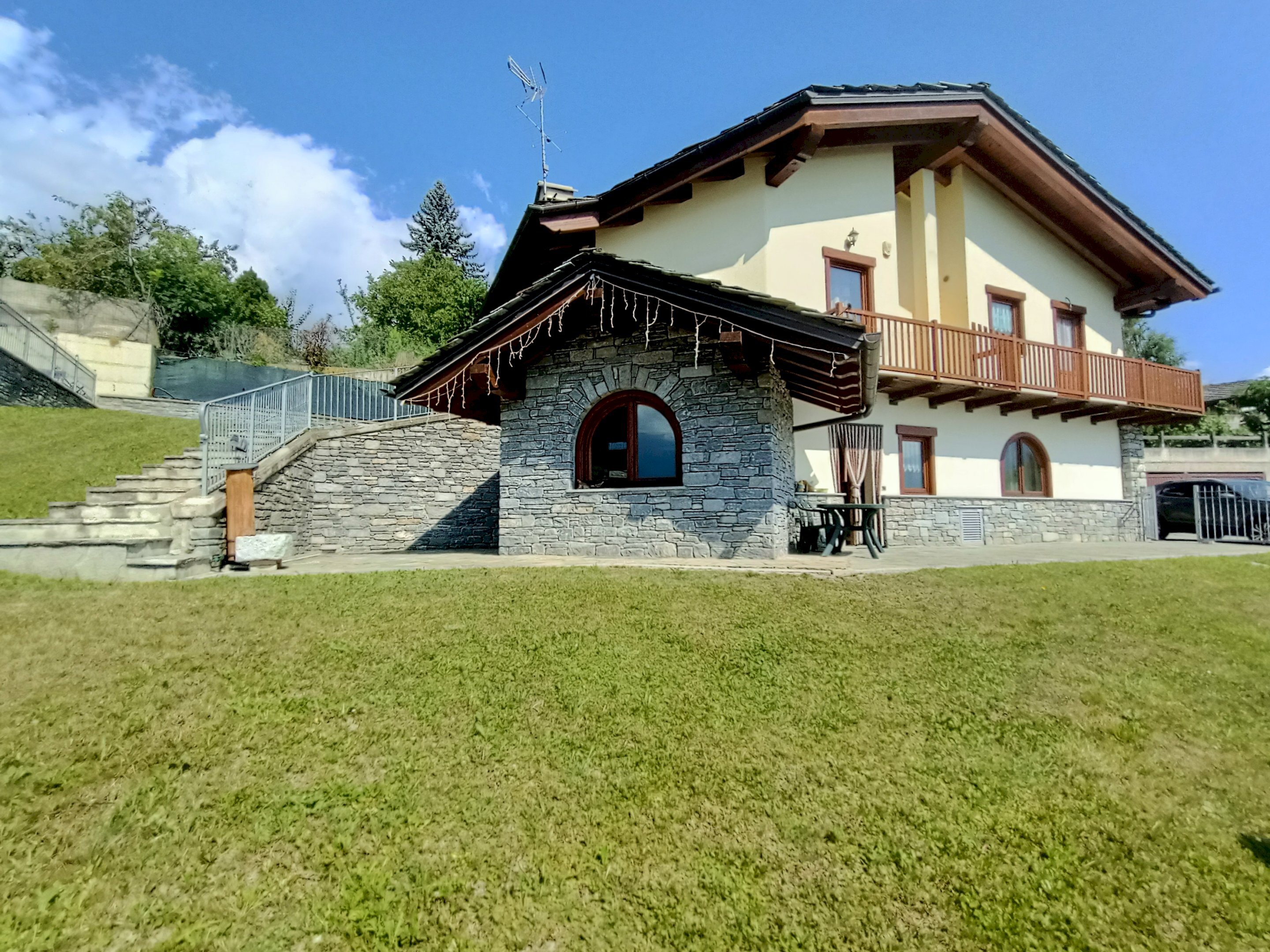 Villa LOCALITA ARPUILLES, frazione Arpuilles, Aosta - foto 1