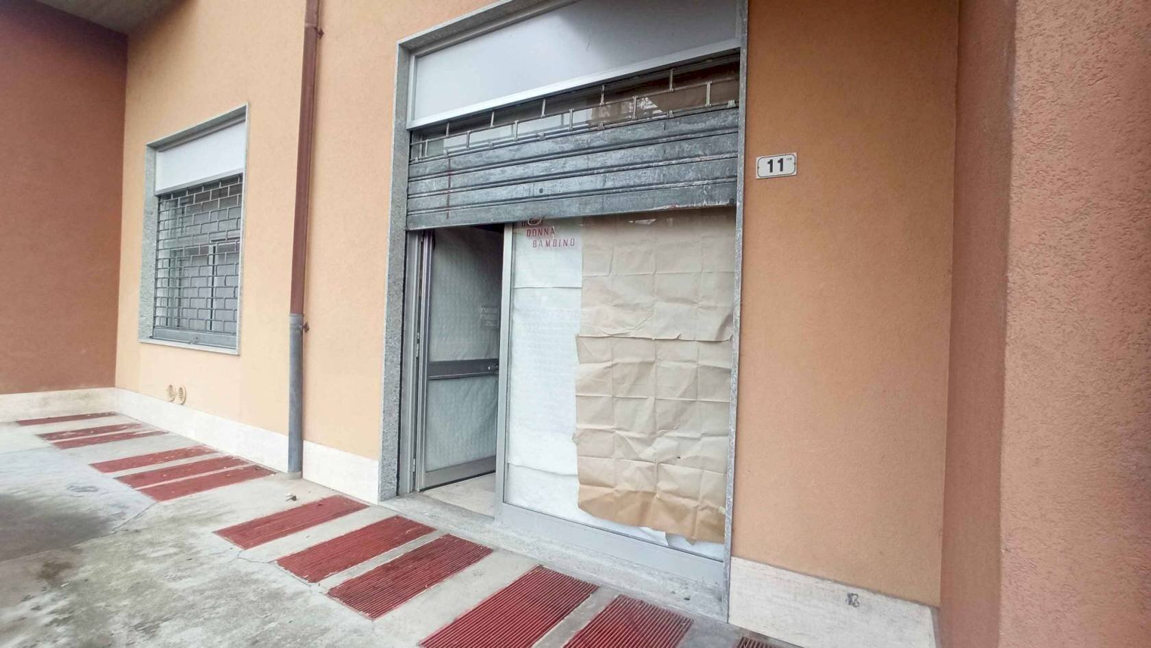 Locale Commerciale Piazza San Giovanni 11, Farigliano - foto 2