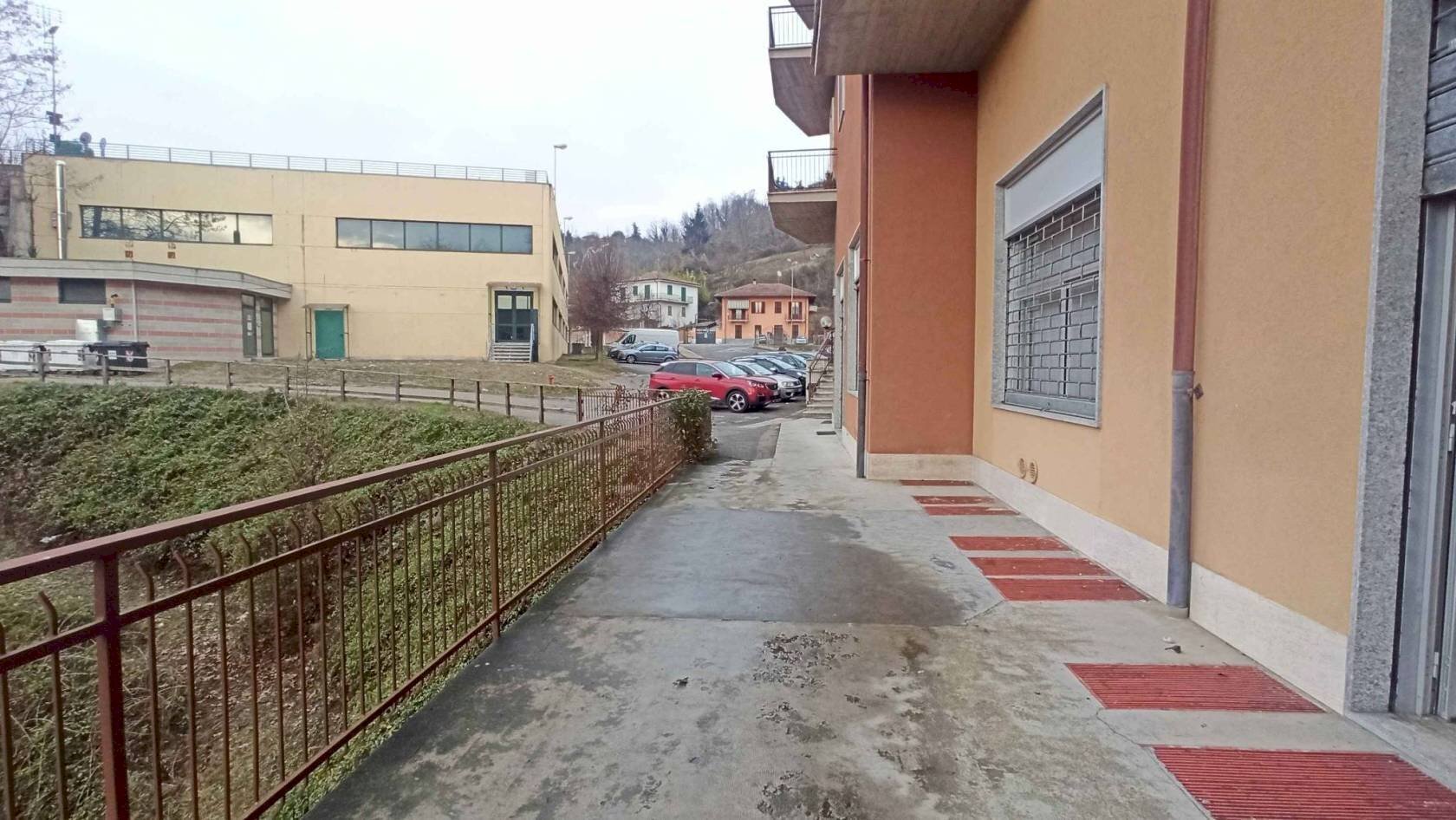 Locale Commerciale Piazza San Giovanni 11, Farigliano - foto 3