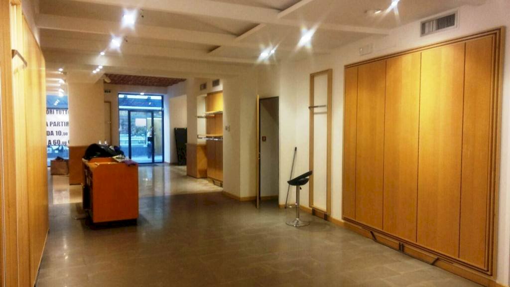 ext - Negozio via Ferrara, 17, Alessandria - foto 2