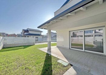 Giardino - Villa via Guglielmo Marconi, Cassano d'Adda - foto 1