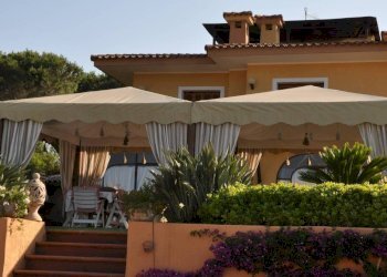 Facciata - Villa via Don Luigi Sturzo, 6, Loiri Porto San Paolo - foto 3